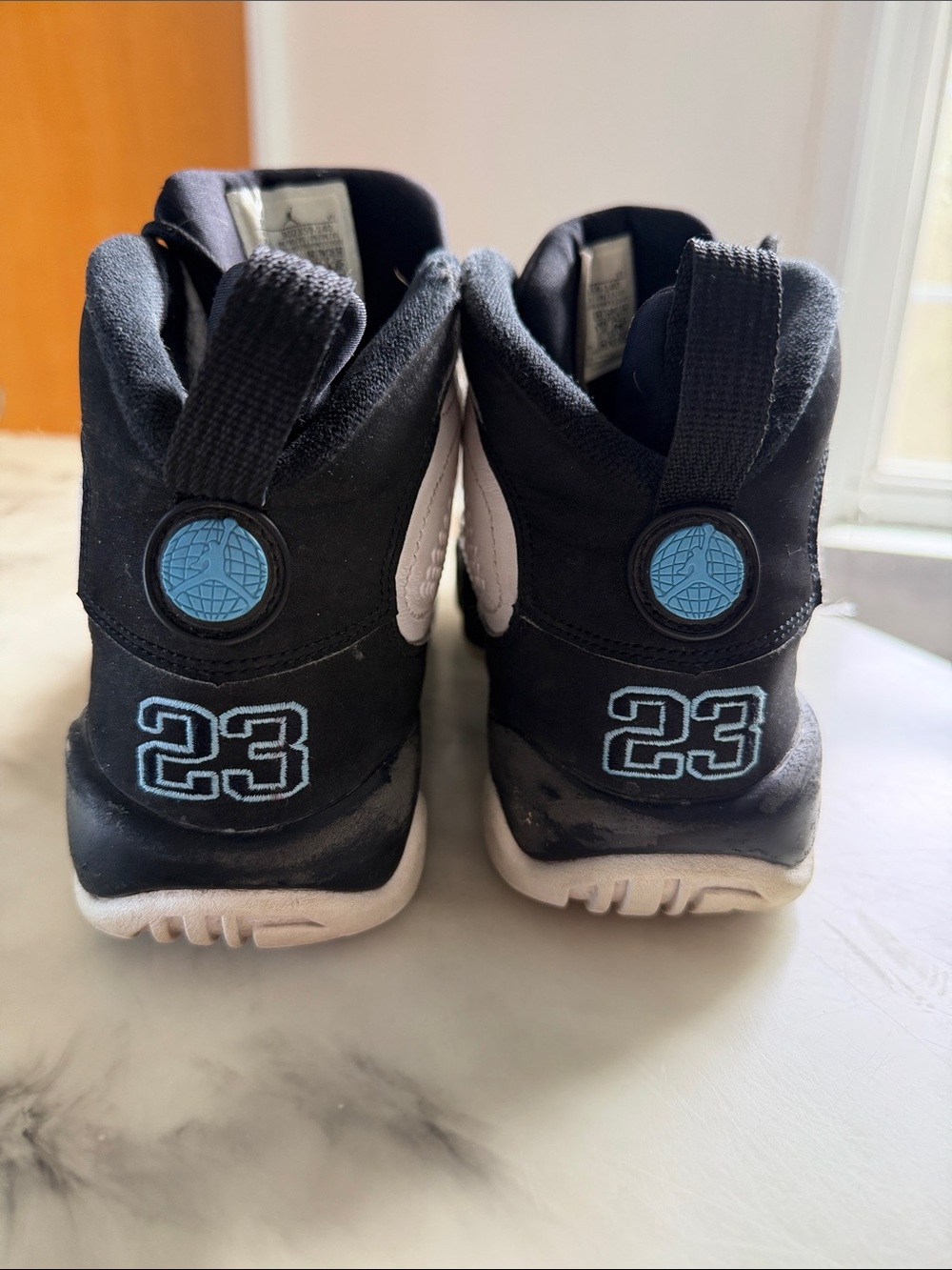 Jordan Basketball Shoes - Picture 2 of 6